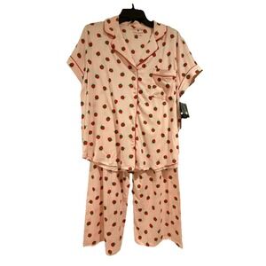 Kate Spade Womens Classic short sleeve capri pajamas size Medium Strawberries